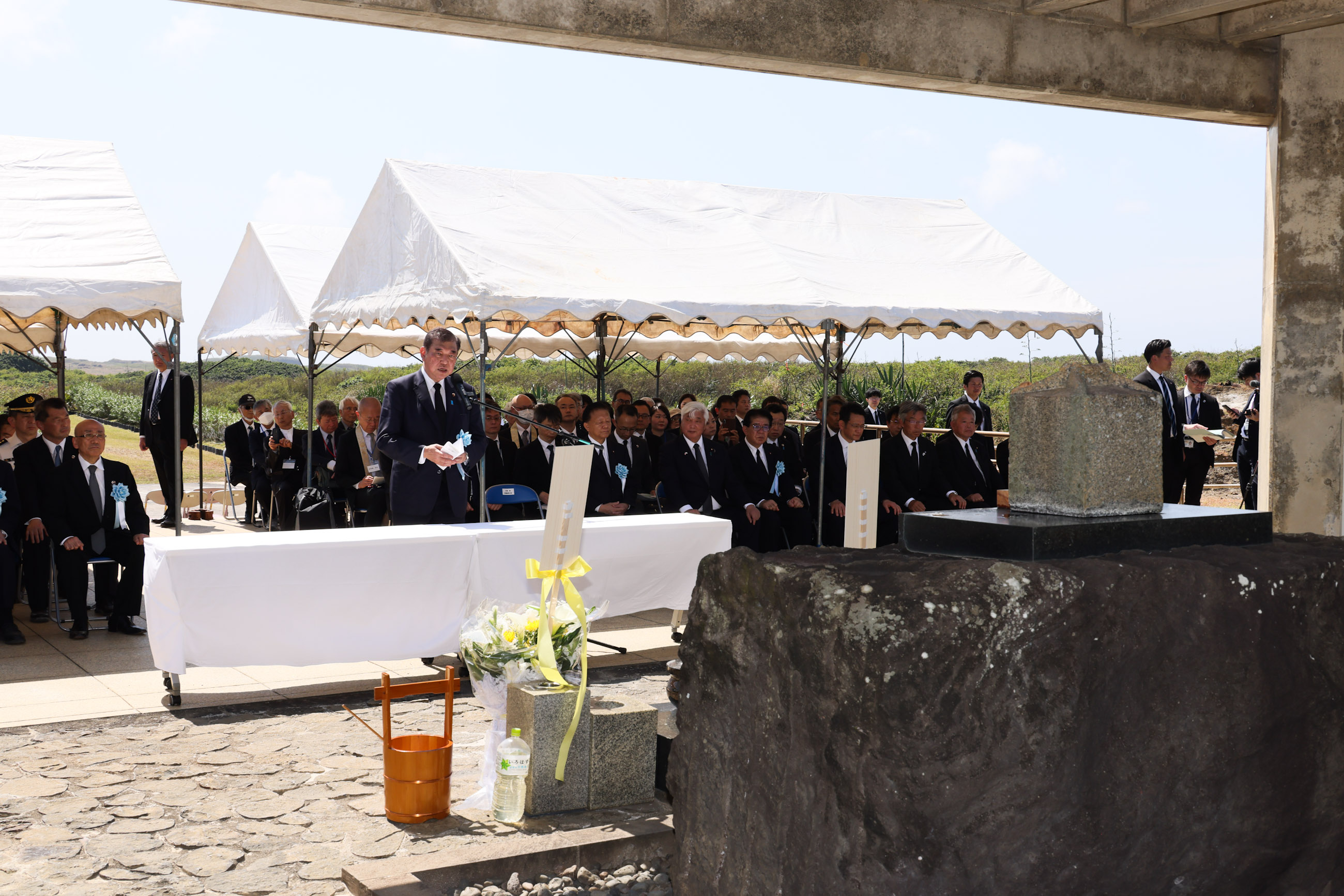 追悼の辞を述べる石破総理３