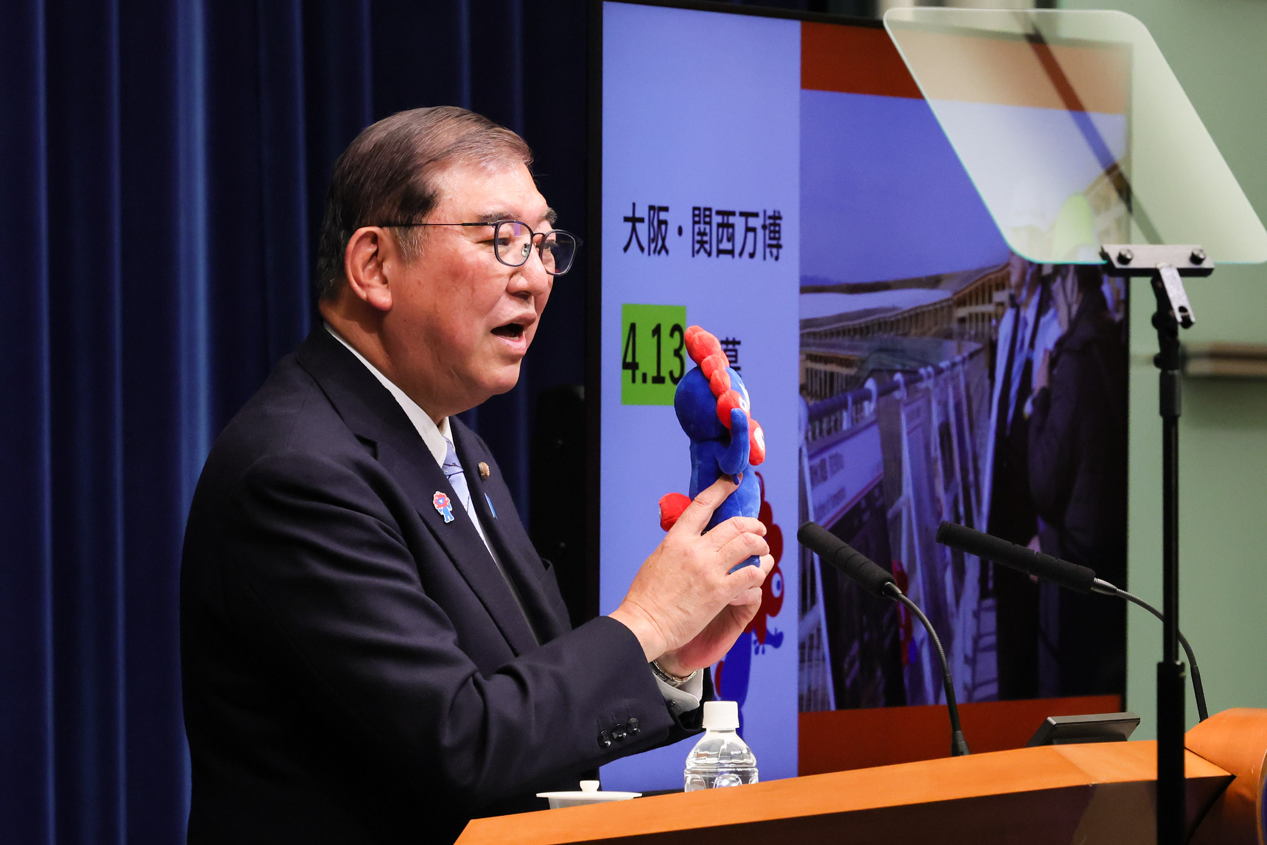 冒頭に発言する石破総理１０