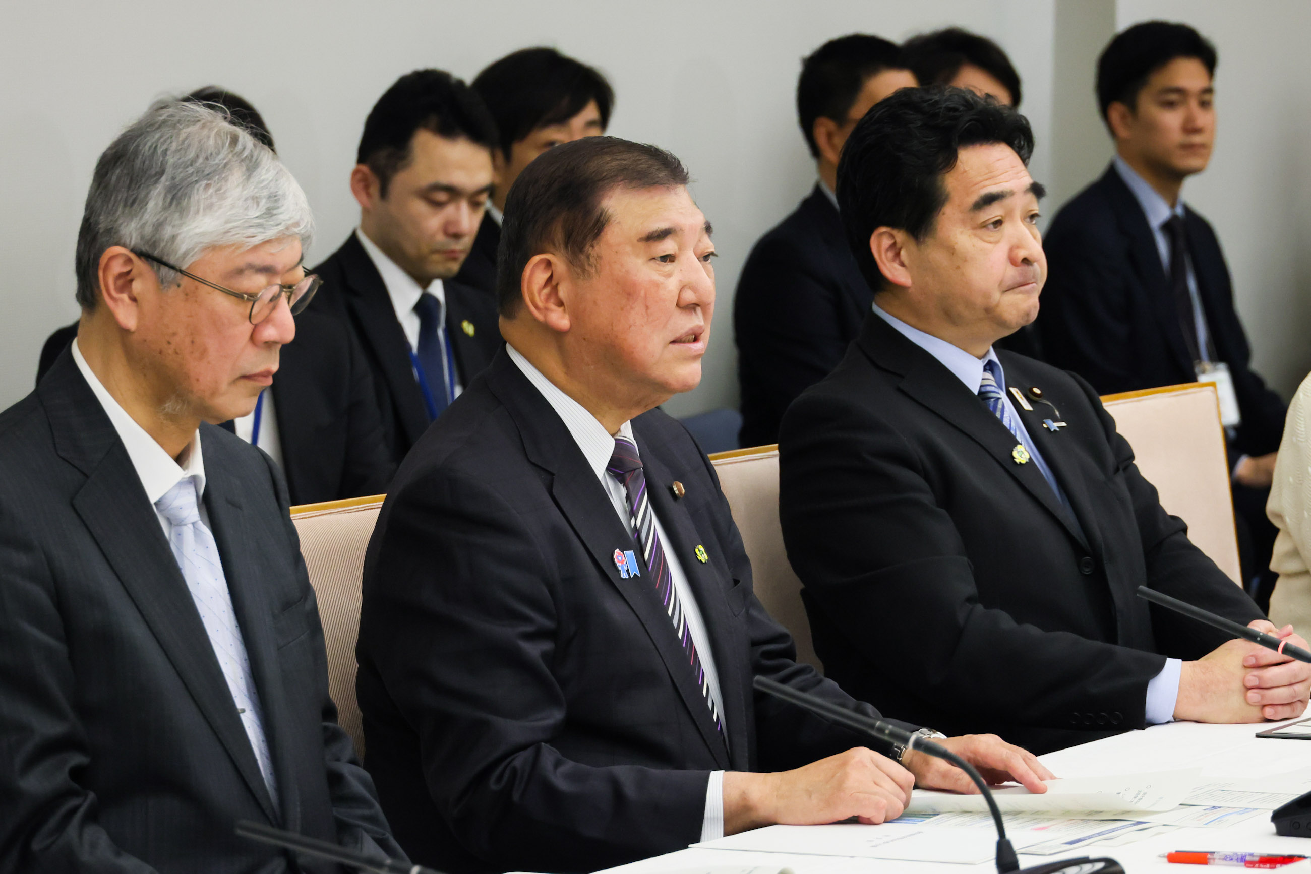 会議のまとめを行う石破総理２