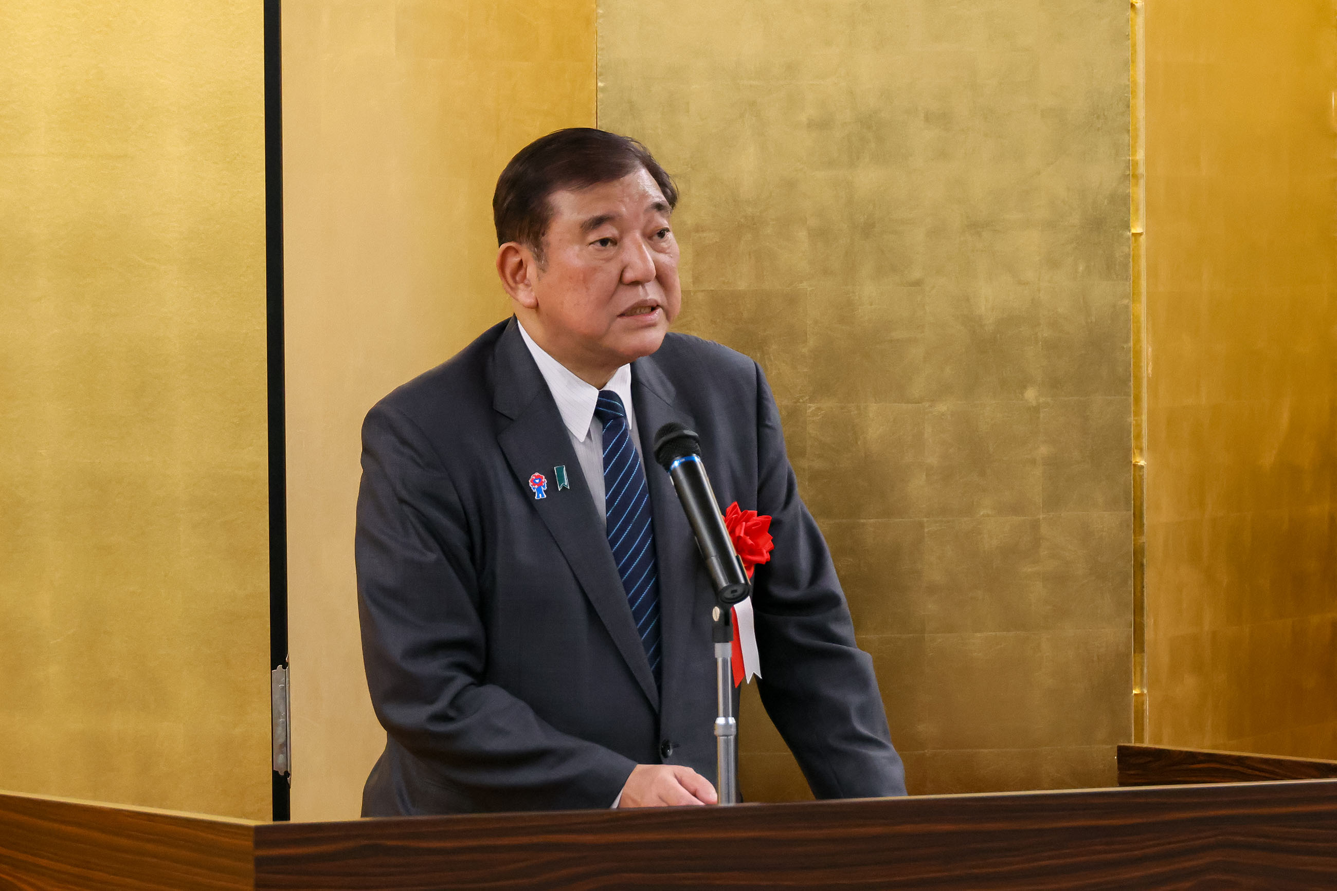 Ｇ－ＱｕＡＴの落成式で挨拶する石破総理１