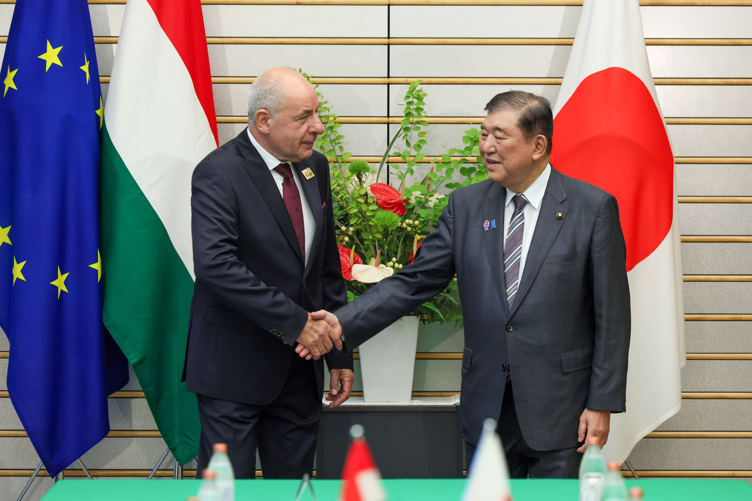 シュヨク大統領と会談する石破総理2