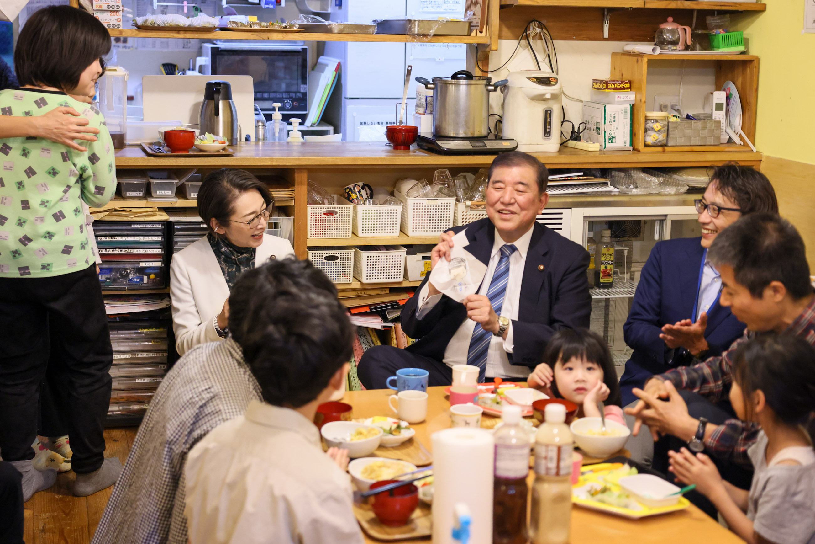 視察する石破総理６