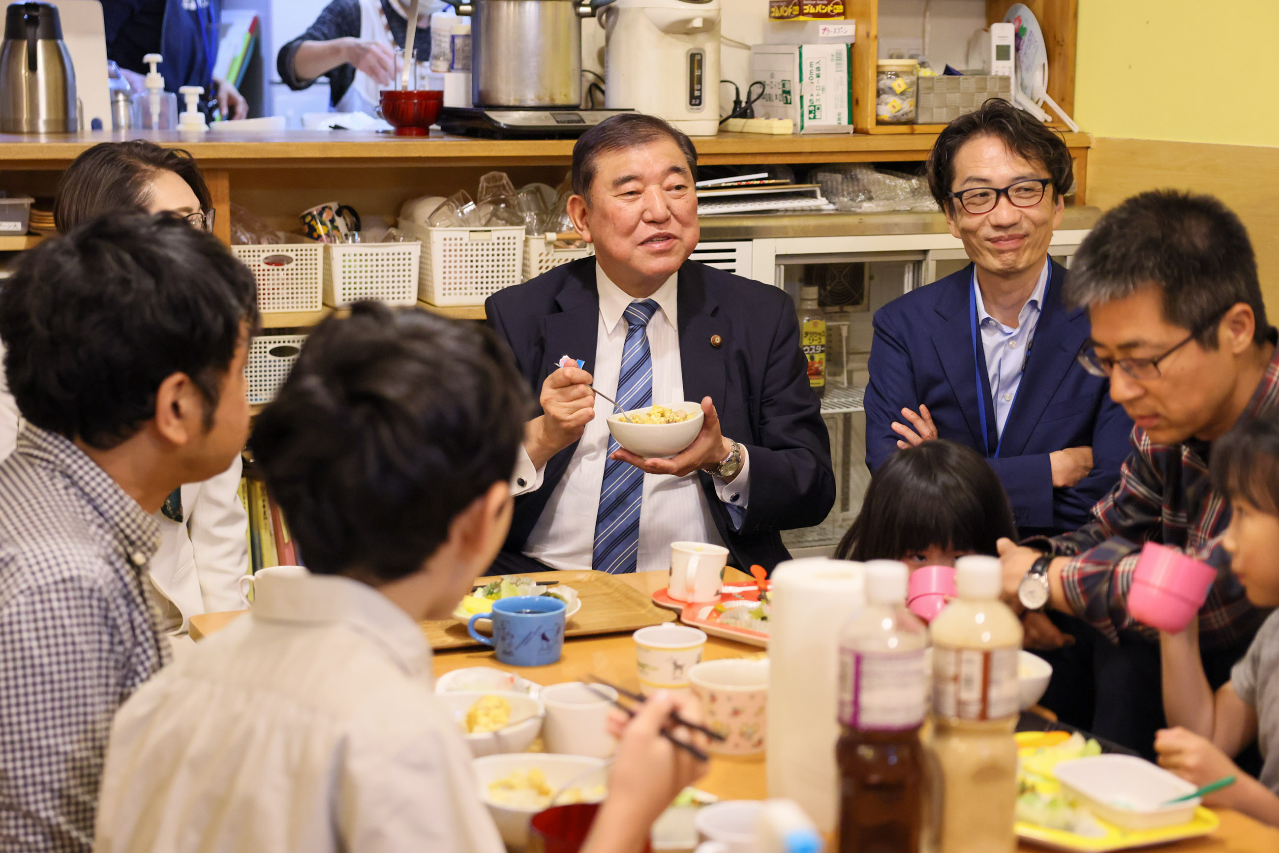 視察する石破総理８