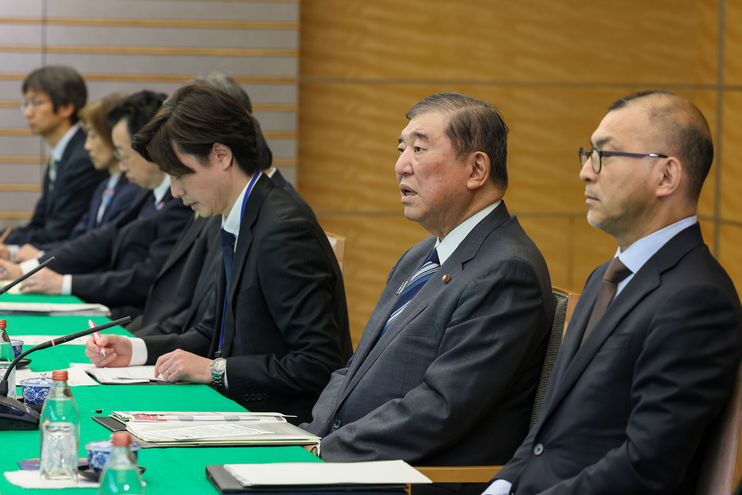 サバーハ・ハーリド皇太子殿下と会談する石破総理４