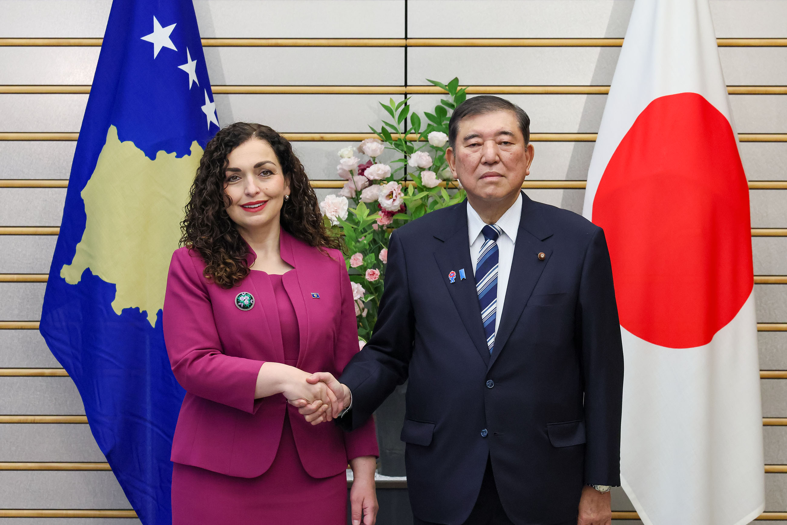 オスマニ大統領と会談する石破総理２
