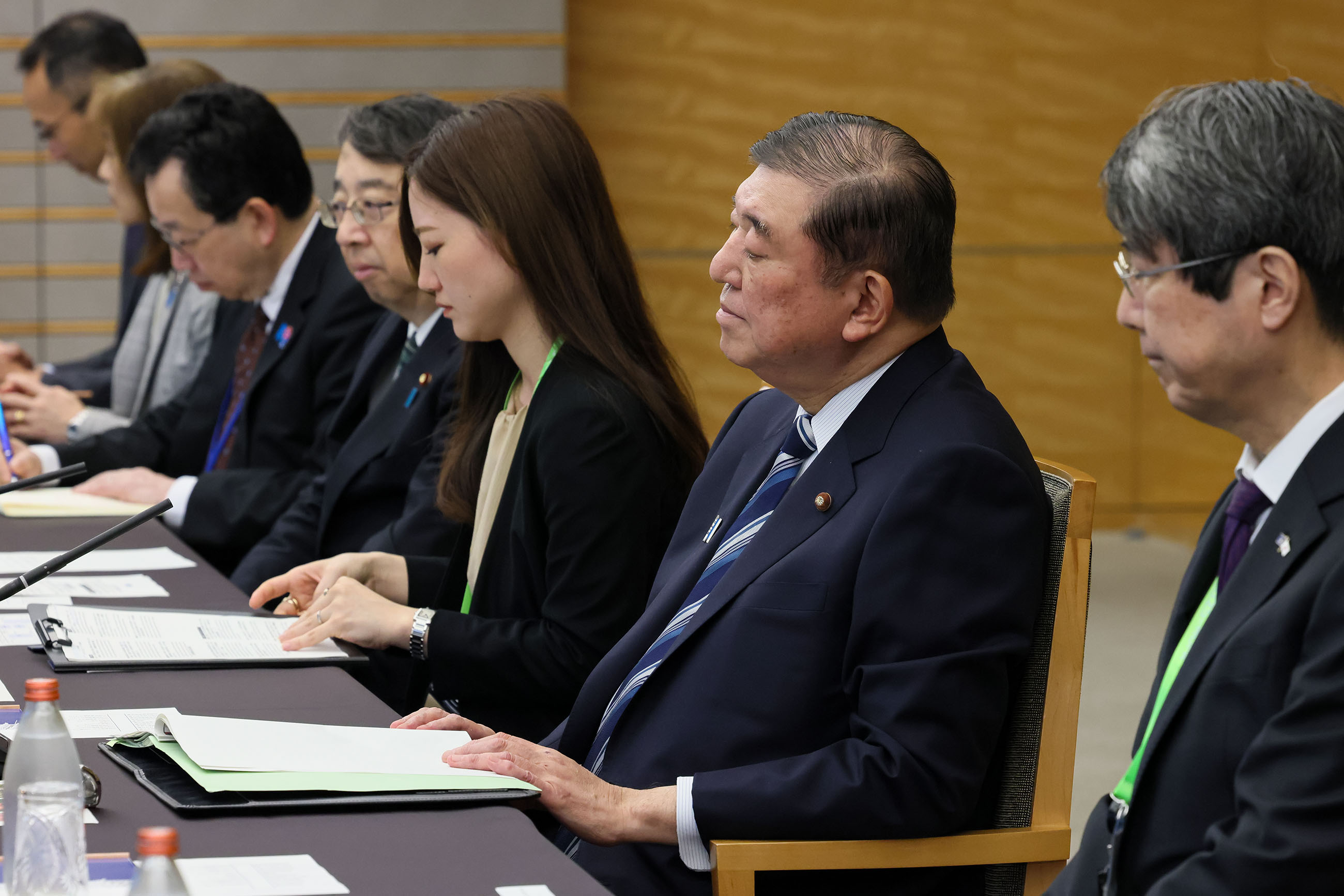 オスマニ大統領と会談する石破総理４