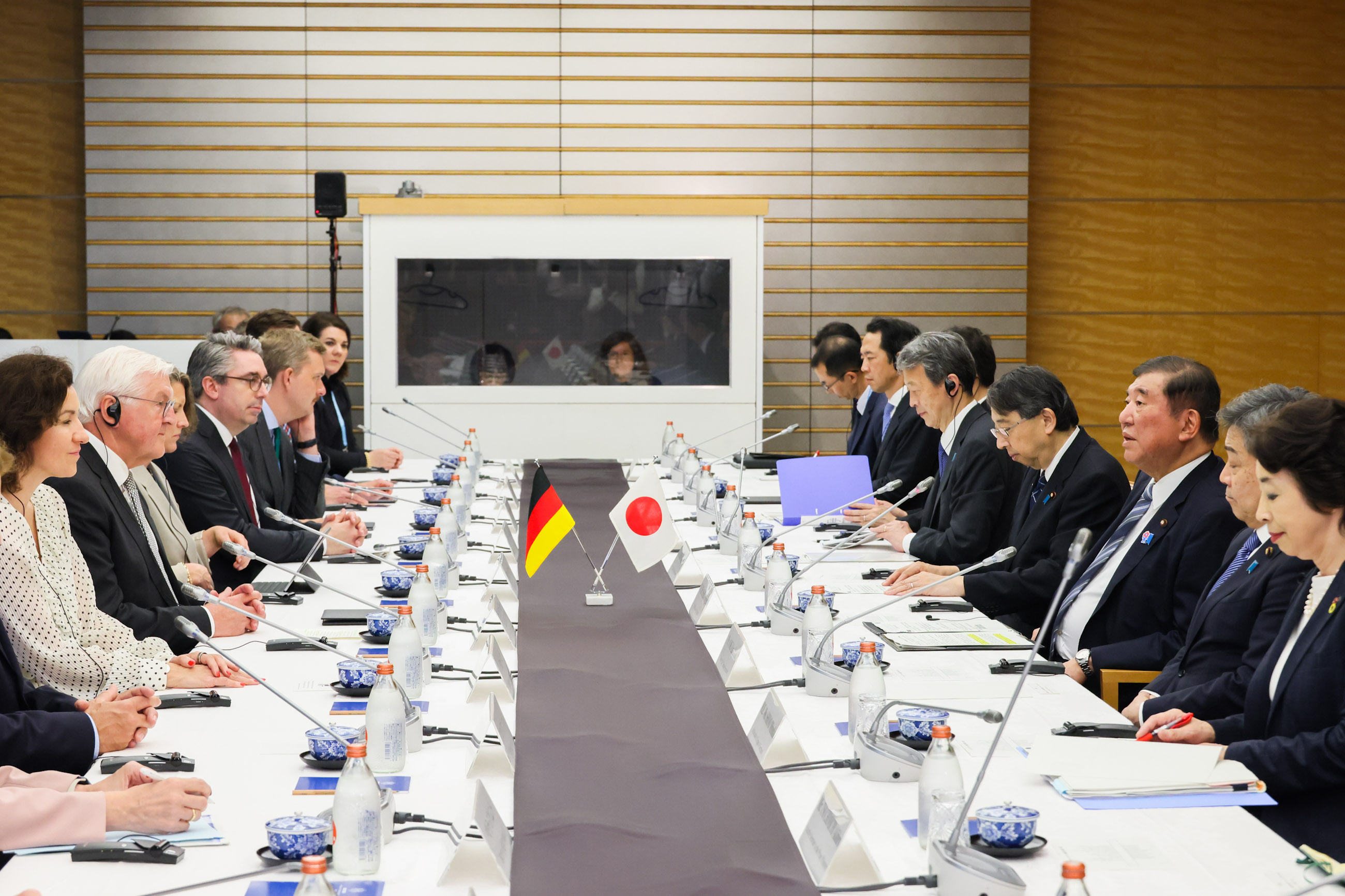 シュタインマイヤー大統領と会談する石破総理４