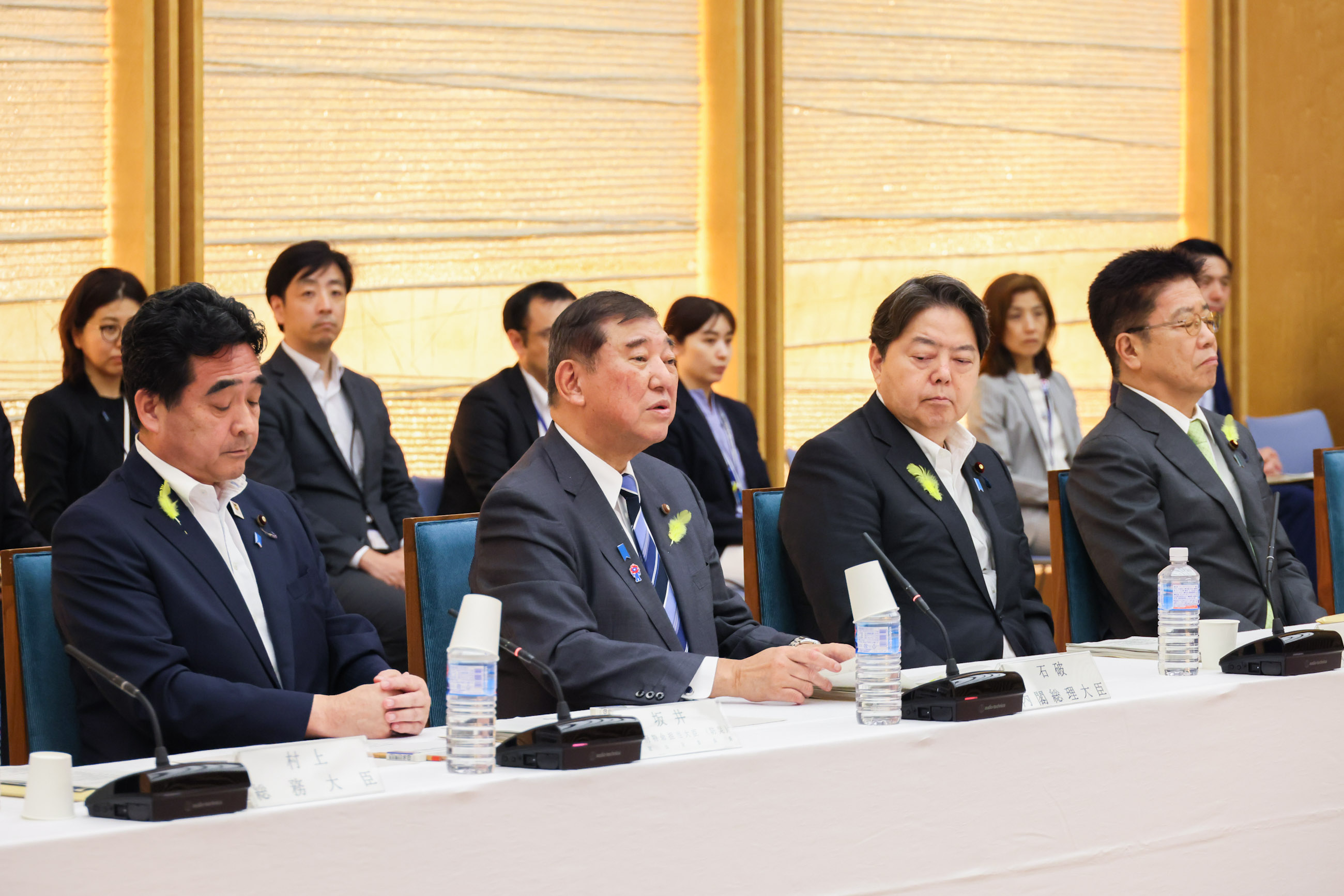 会議のまとめを行う石破総理１