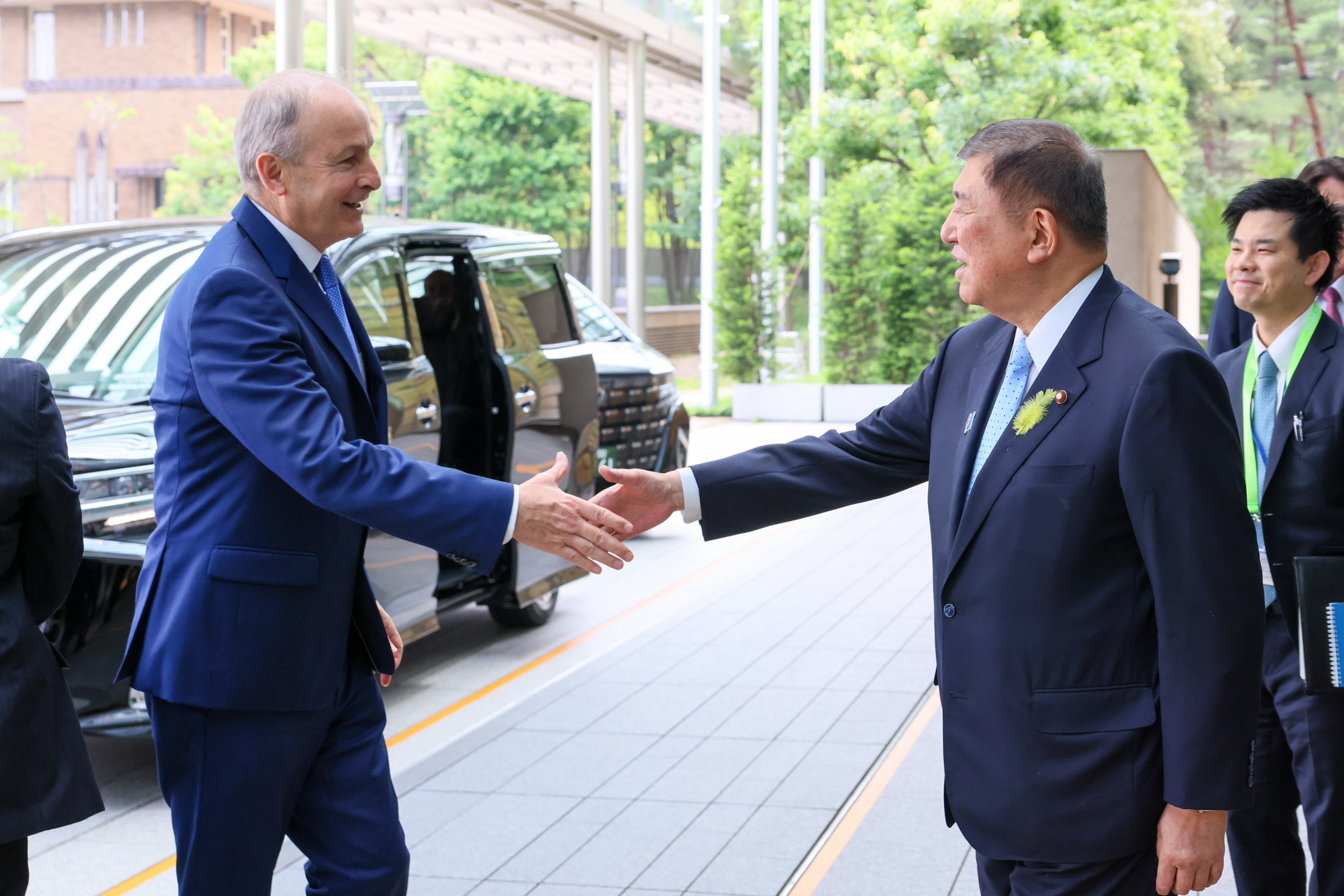 マーティン首相を出迎える石破総理１