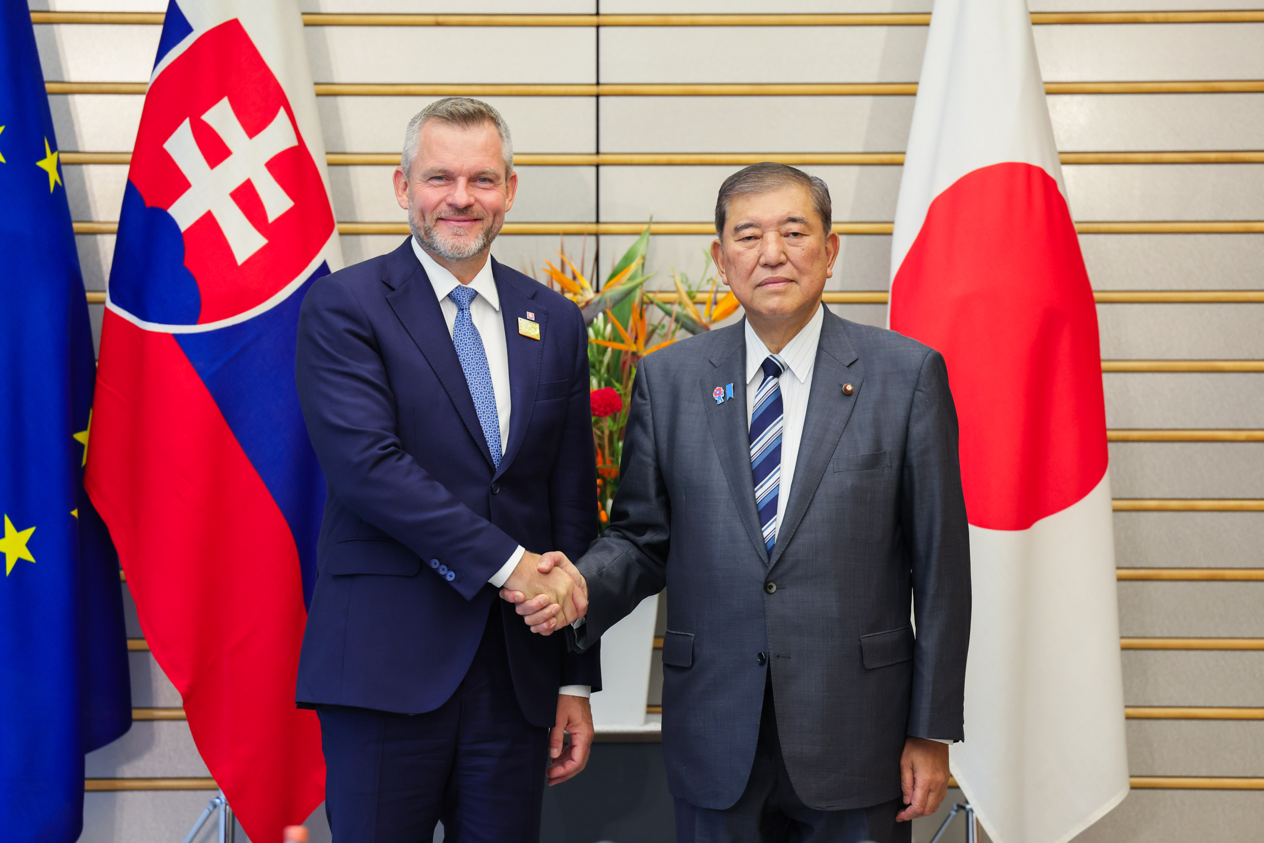 ペレグリニ大統領と会談する石破総理１