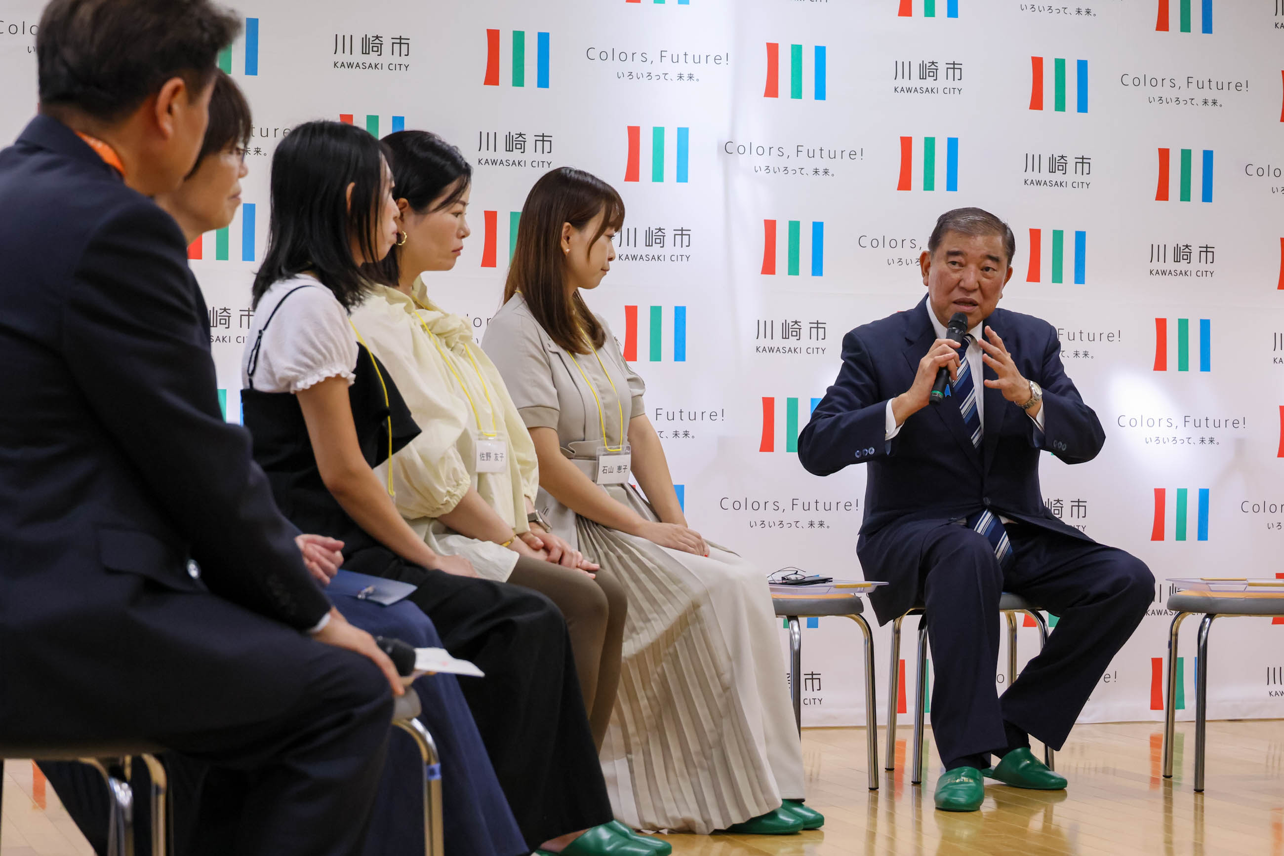 意見交換する石破総理８
