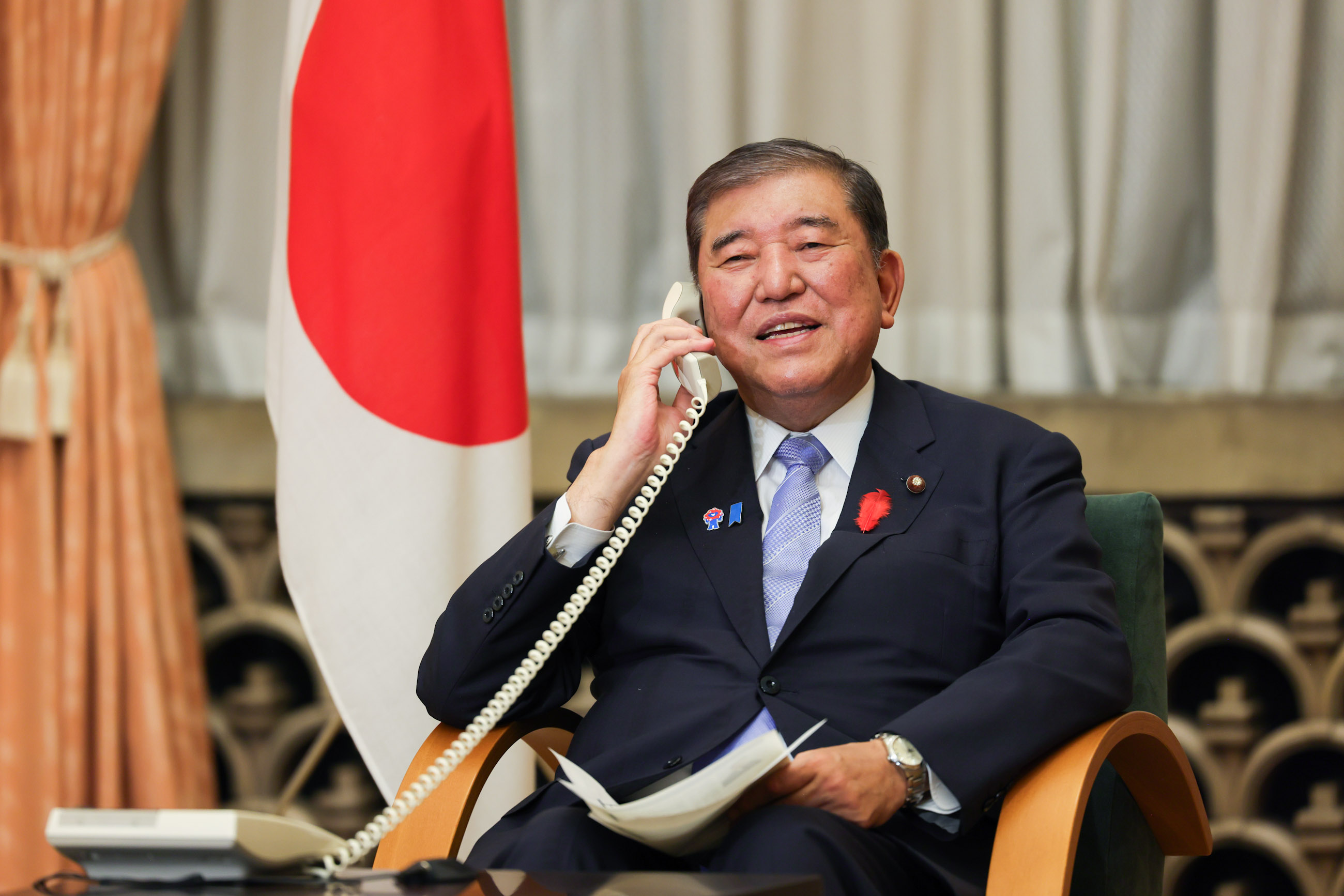ノーベル生理学・医学賞受賞についての大阪大学坂口特任教授へのお祝いの電話