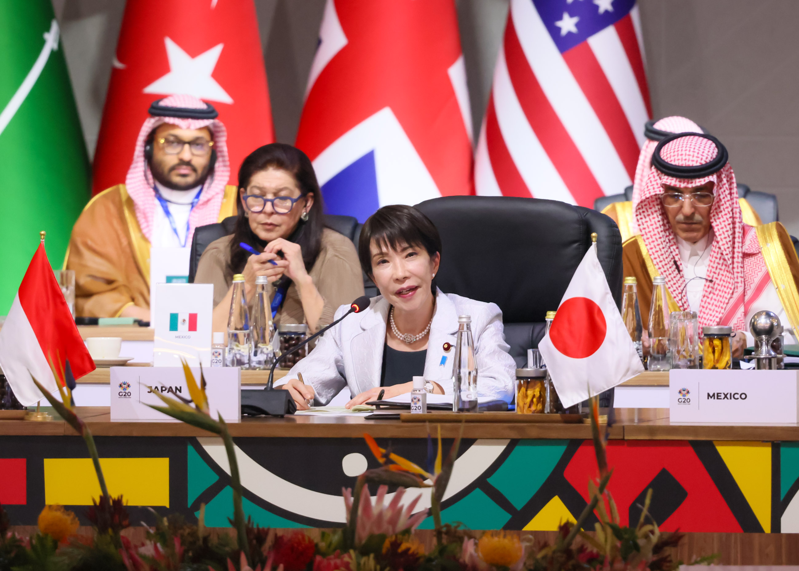 Ｇ２０サミット（セッション１）に出席する高市総理１