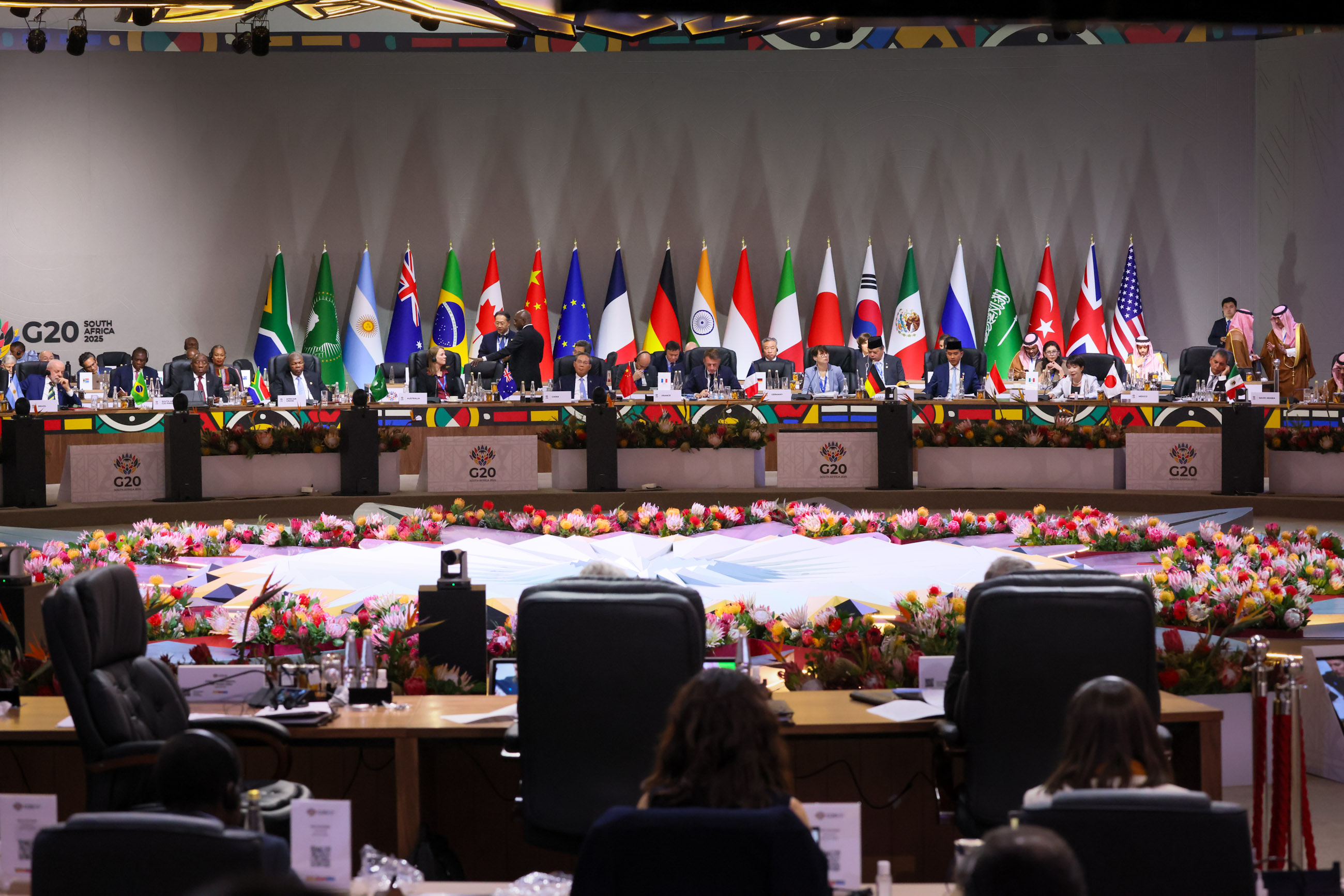 Ｇ２０サミット（セッション１）に出席する高市総理８