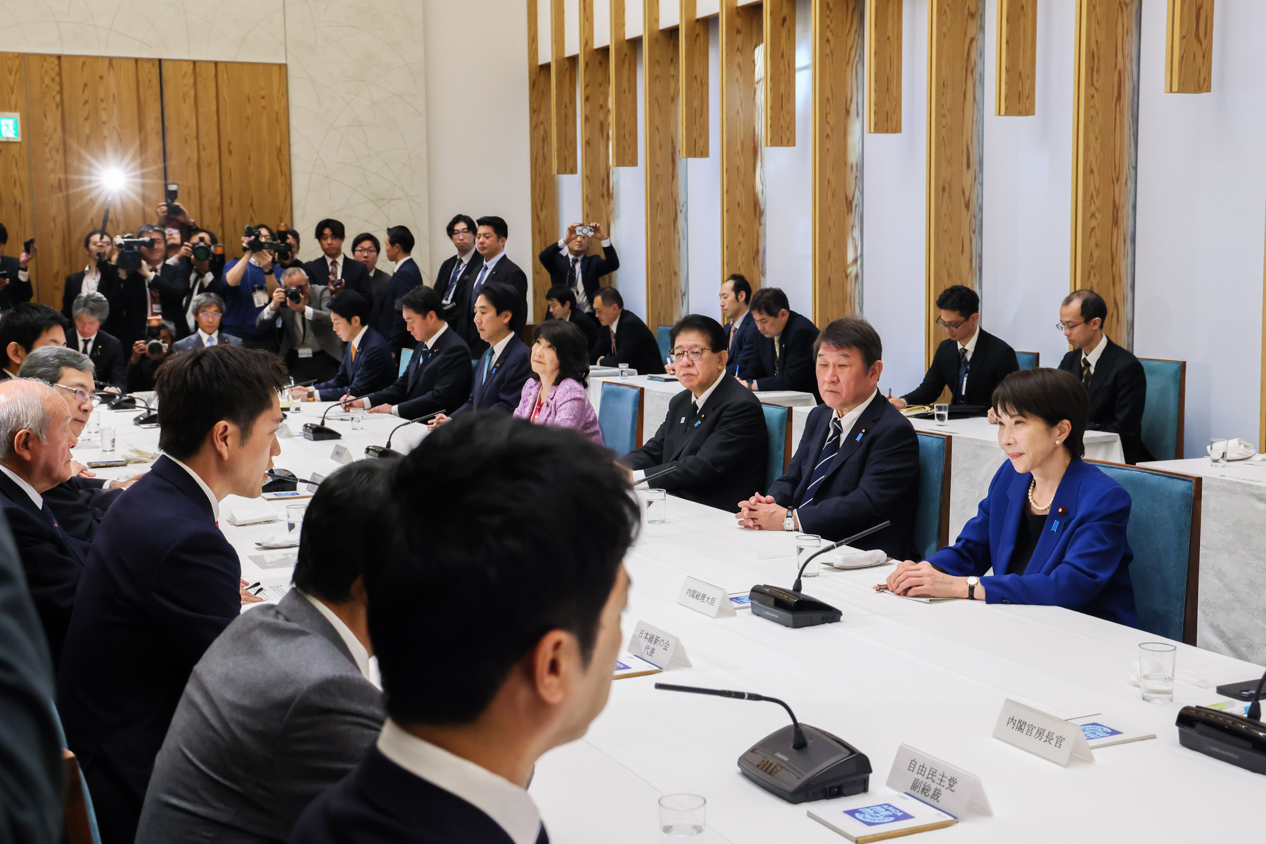政府与党連絡会議の様子２