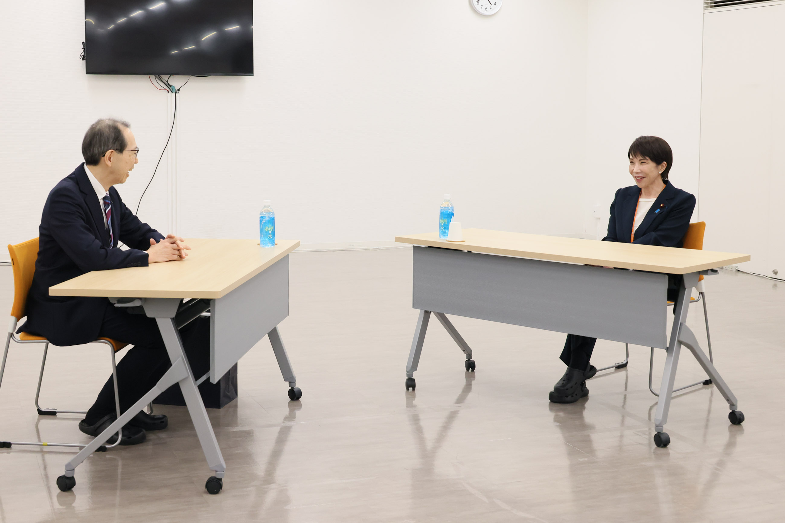 内堀福島県知事と面会する高市総理３