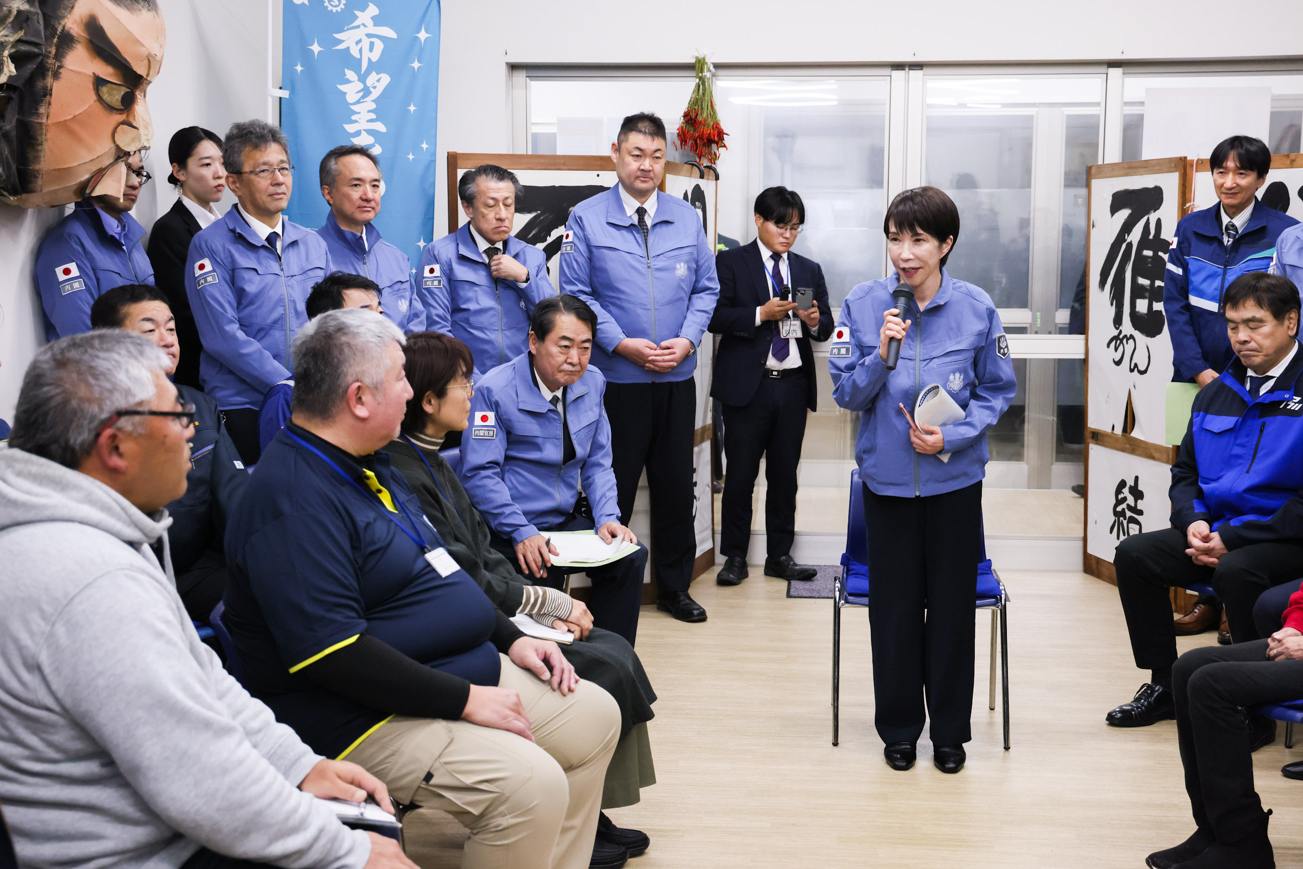 あなみずスマイルマルシェを訪問する高市総理６