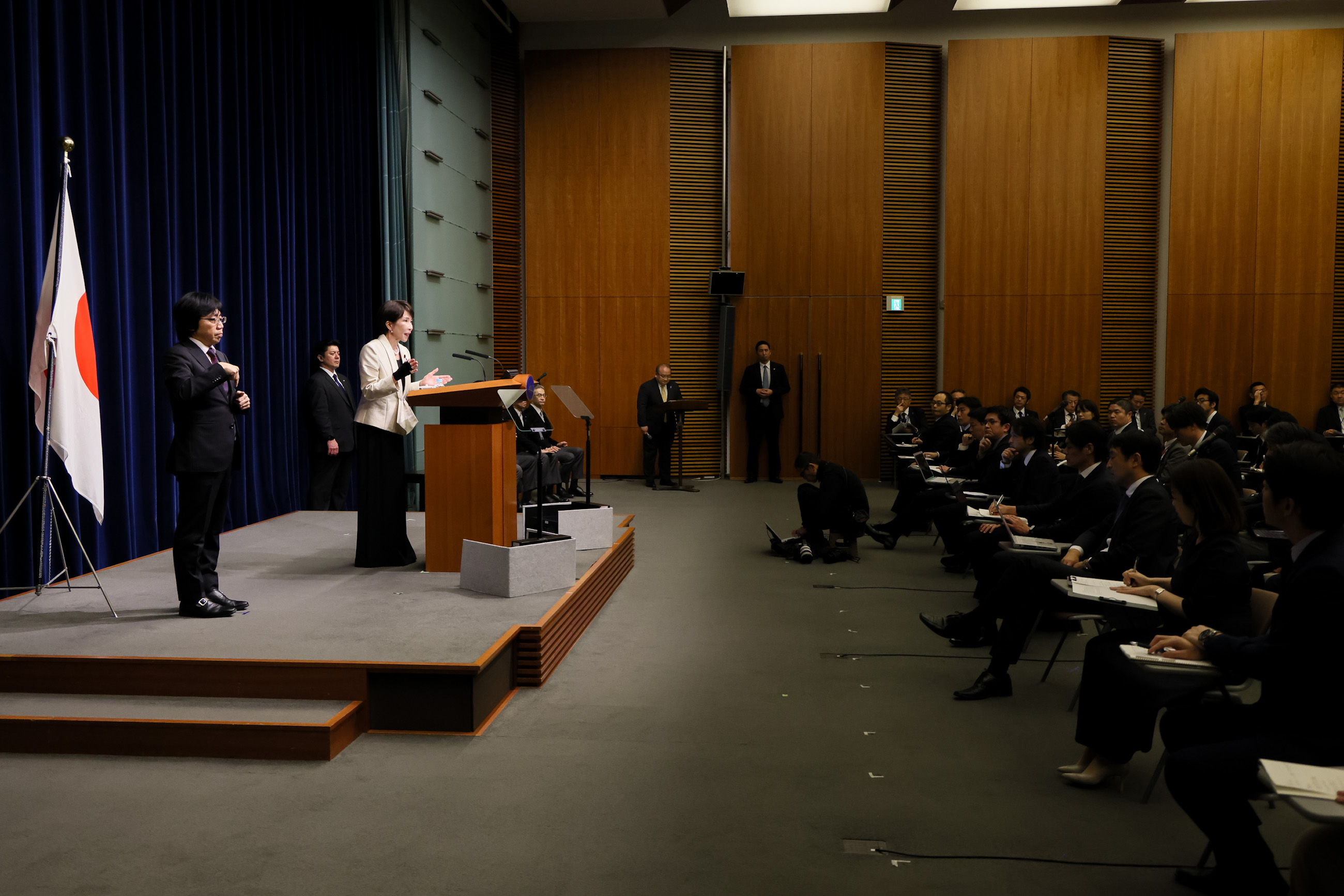 会見する高市総理７