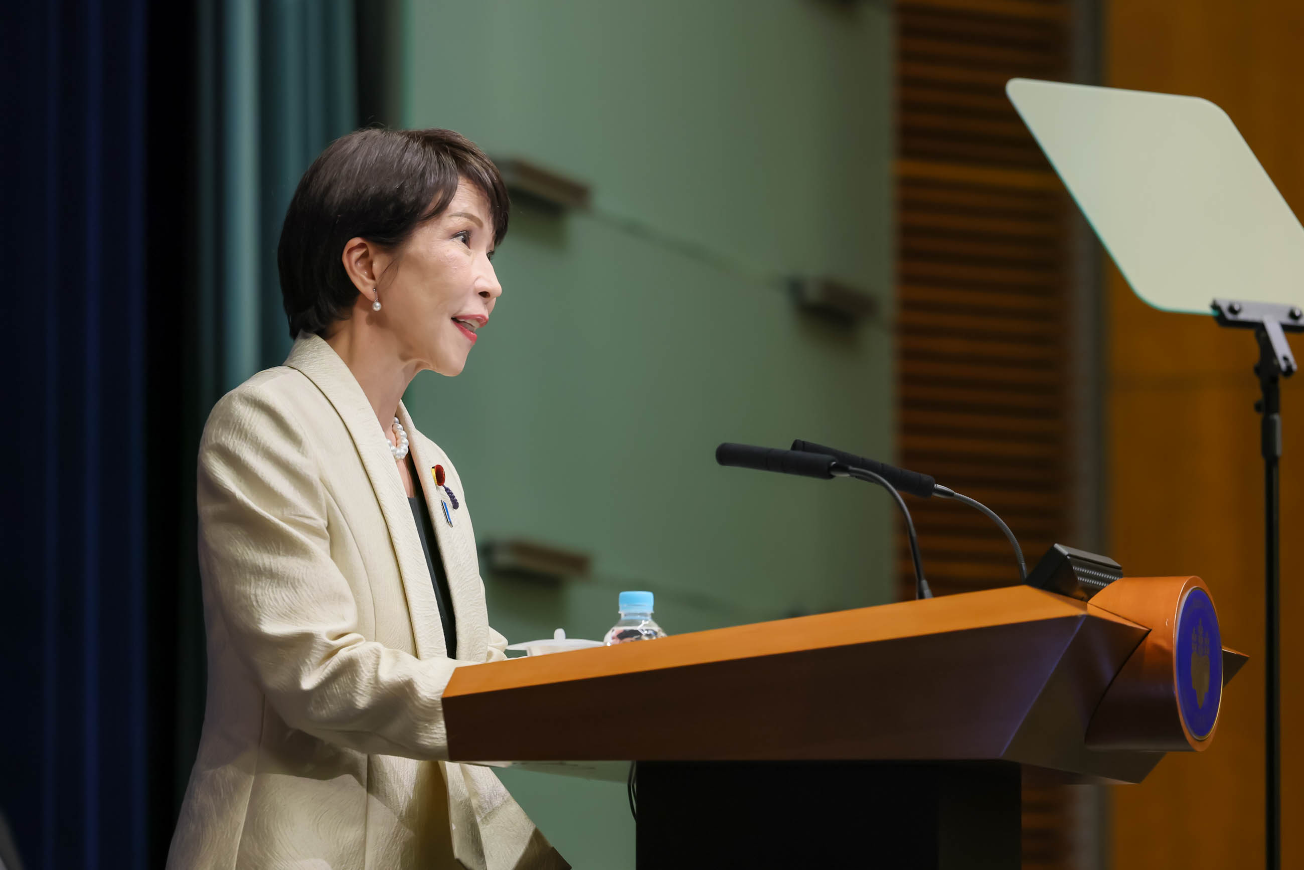 会見する高市総理１１