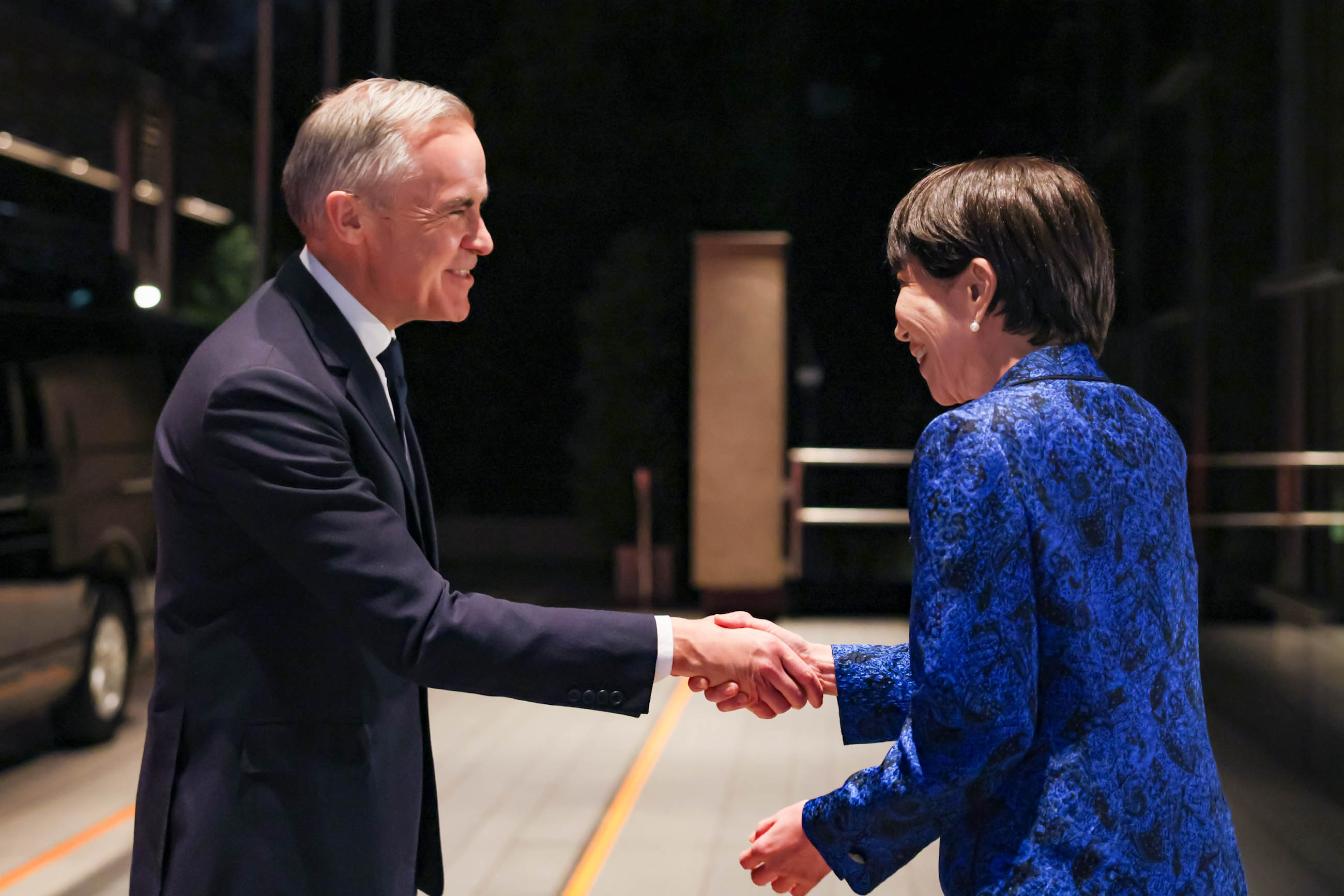 カーニー首相を出迎える高市総理