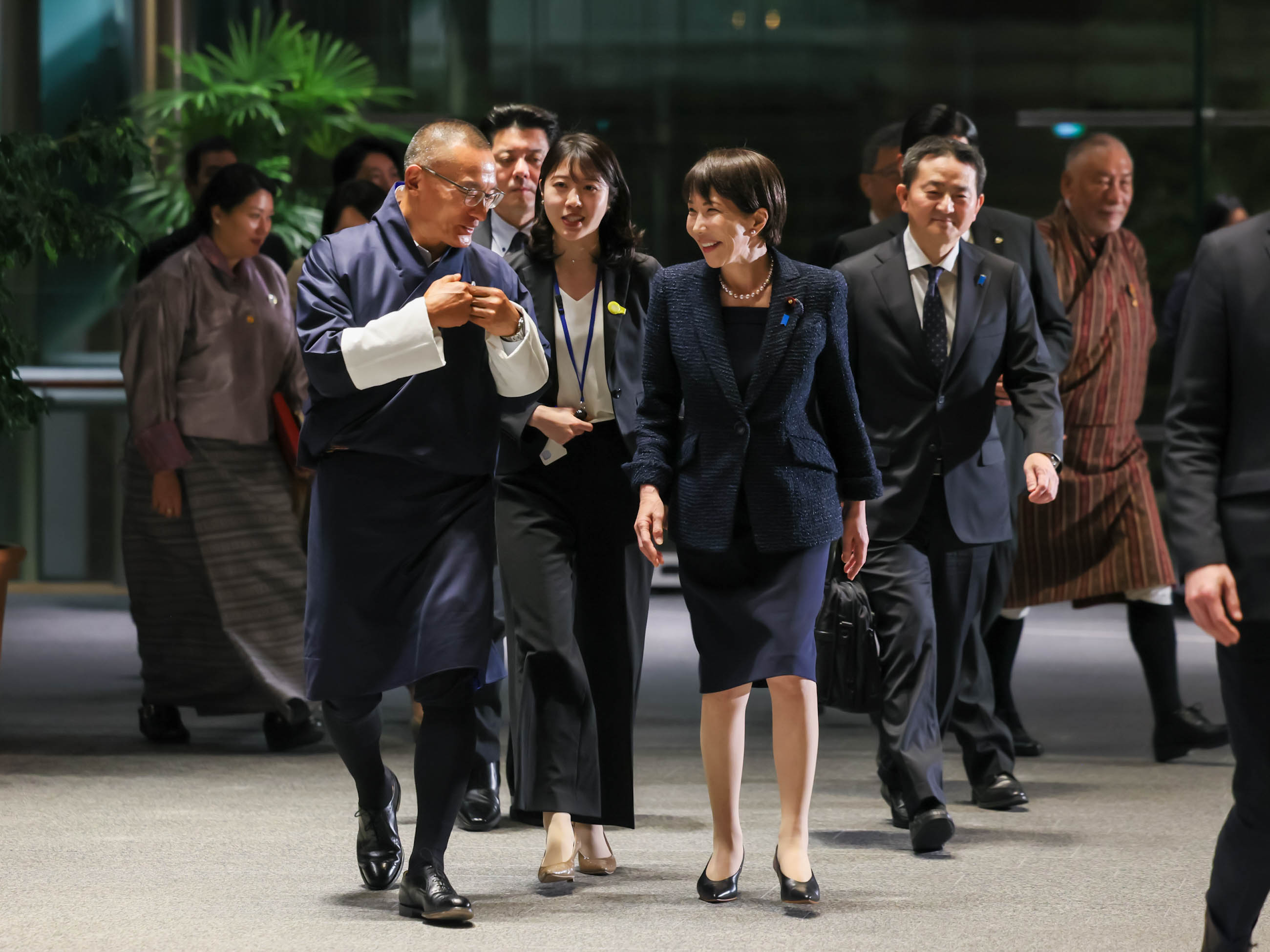 トブゲー首相を見送る高市総理１