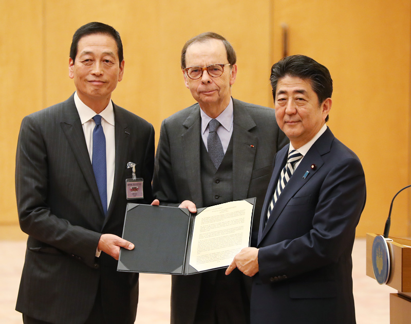 日仏クラブによる表敬