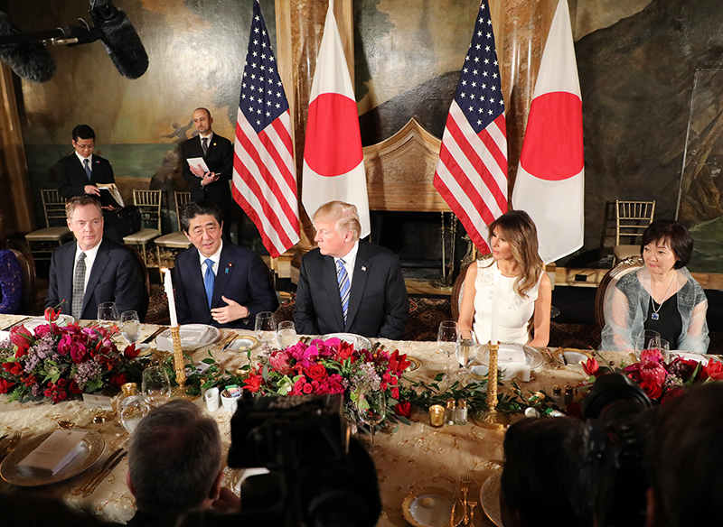 トランプ大統領夫妻との夕食会２