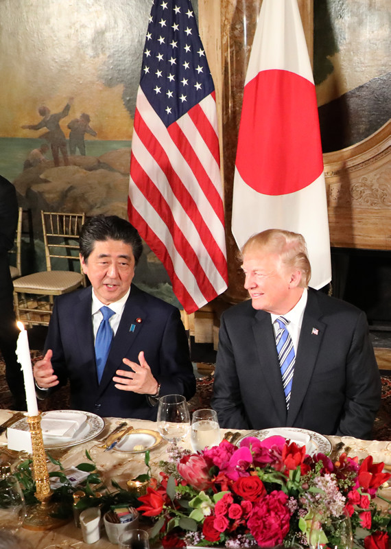 トランプ大統領夫妻との夕食会５