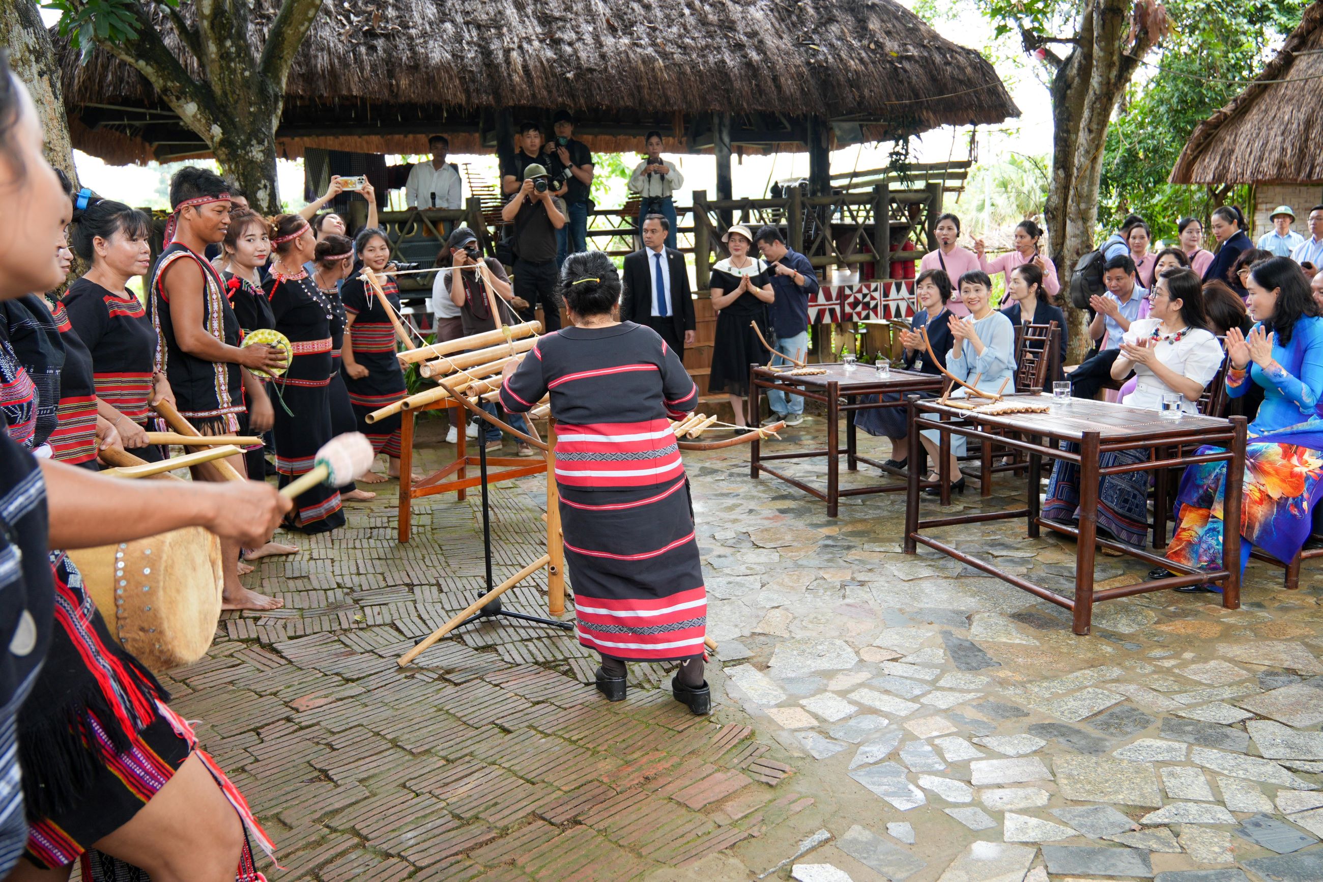 チャン首相夫人による配偶者プログラム４