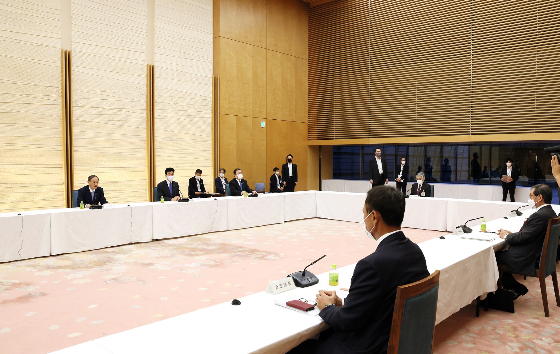 発言する菅総理４