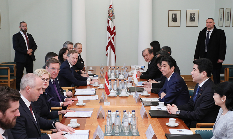 日・ラトビア首脳会談