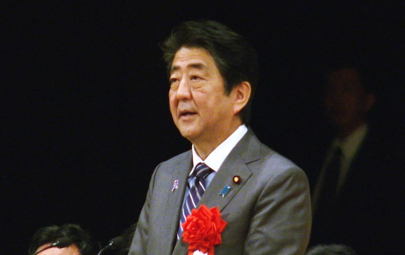 祝辞を述べる安倍総理