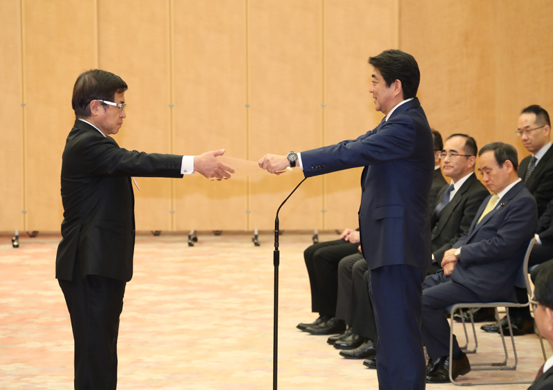 内閣及び内閣府永年勤続者表彰式