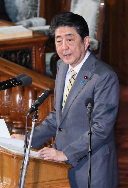 衆議院本会議で答弁する安倍総理１