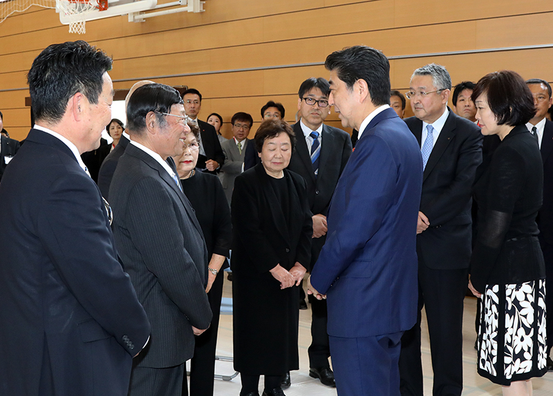 慰霊行事に臨む安倍総理１