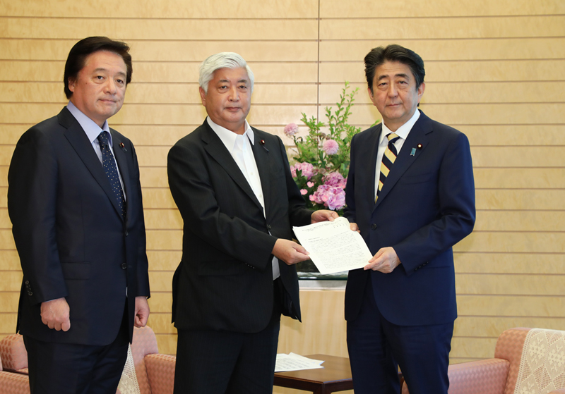 自由民主党安全保障調査会・国防部会による新たな防衛計画の大綱及び中期防衛力整備計画の策定に向けた提言申入れ