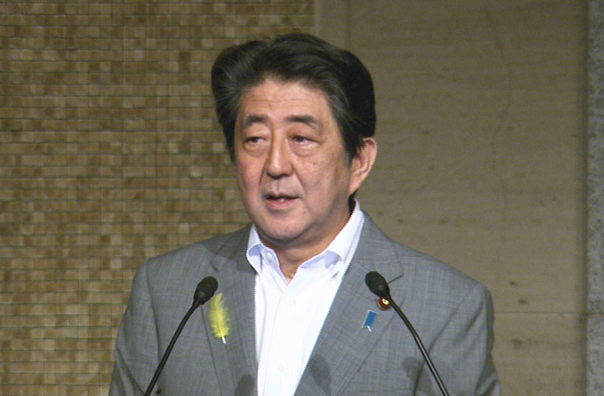 挨拶する安倍総理