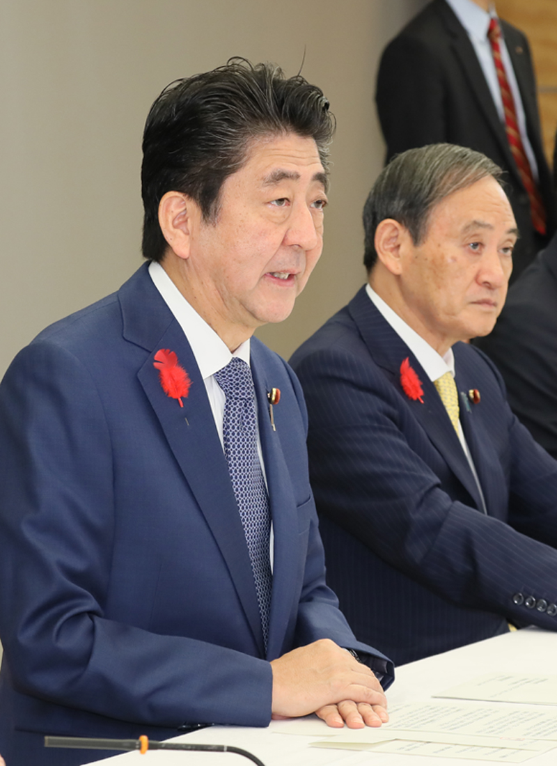 発言する安倍総理２