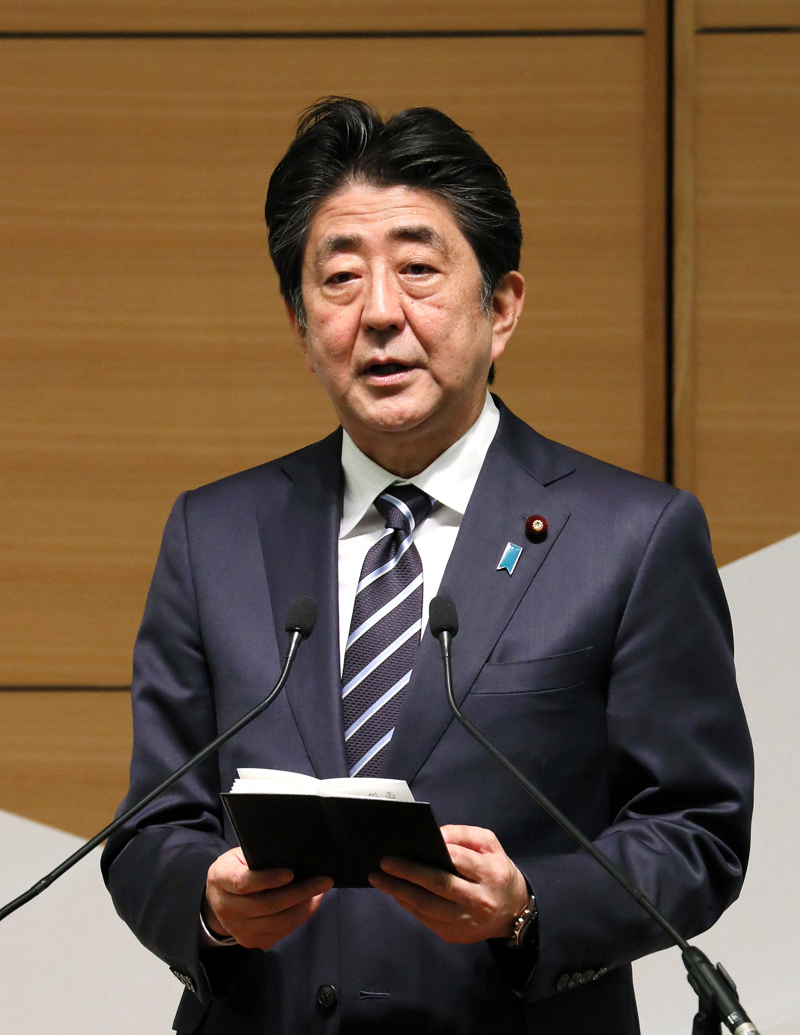 式辞を述べる安倍総理１