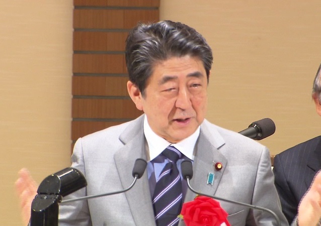 挨拶する安倍総理