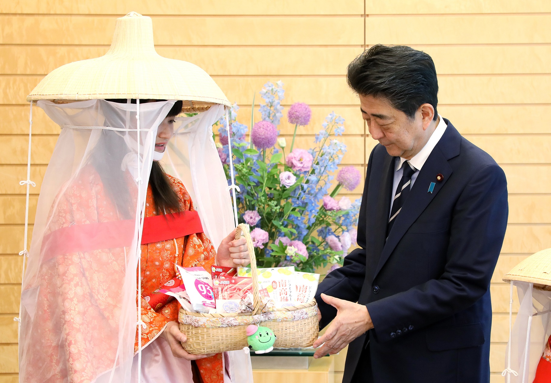 表敬を受ける安倍総理３