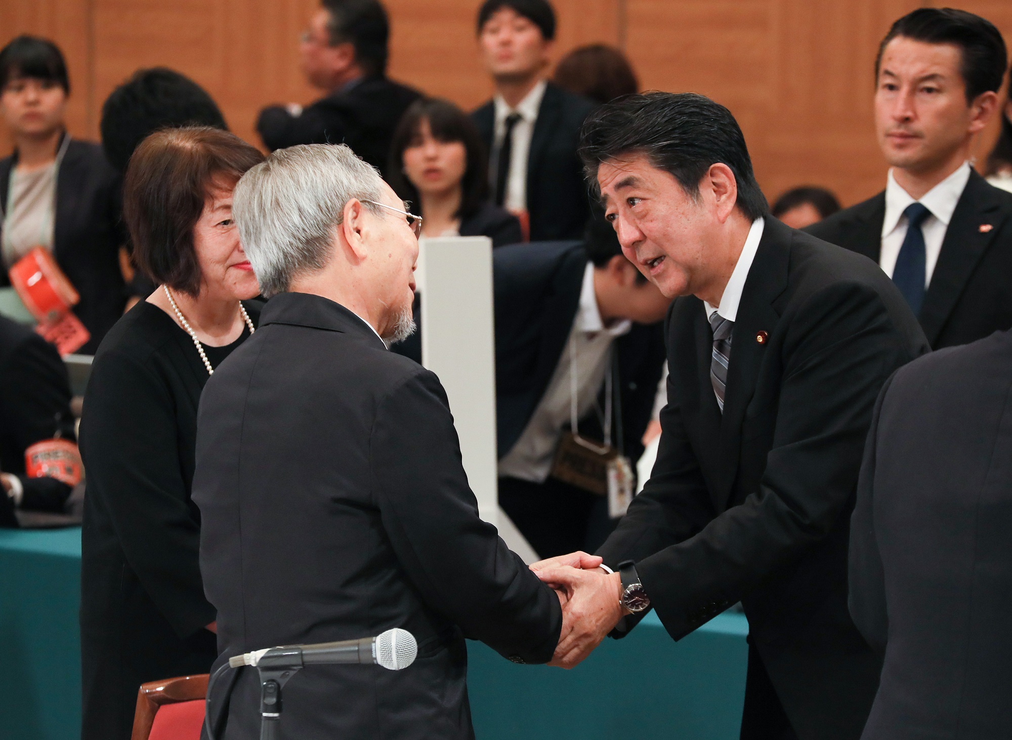 被爆者代表から要望を聞く安倍総理５