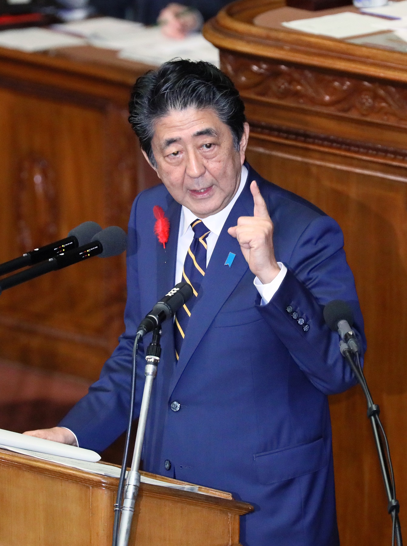 衆議院本会議で所信表明演説を行う安倍総理１３