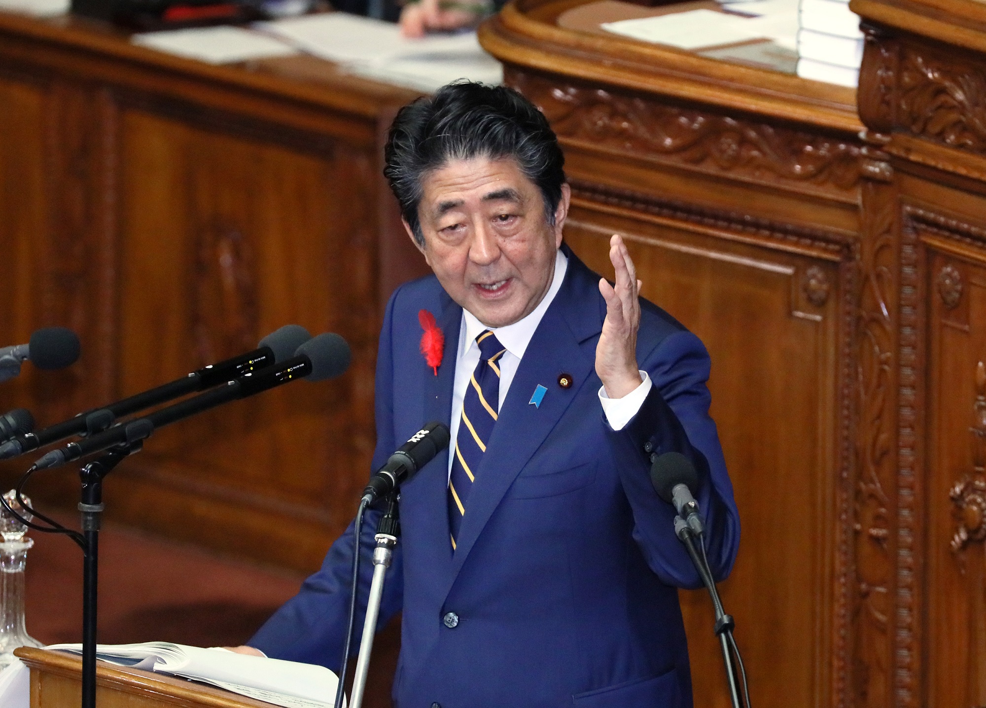 衆議院本会議で所信表明演説を行う安倍総理１４