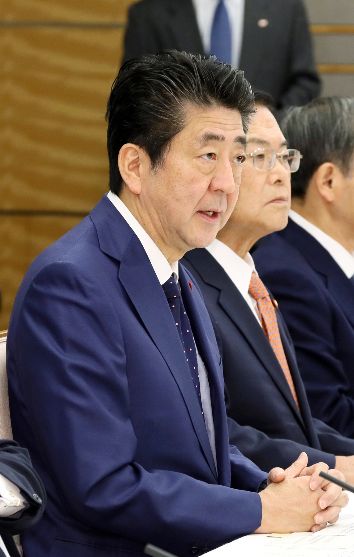 発言する安倍総理１