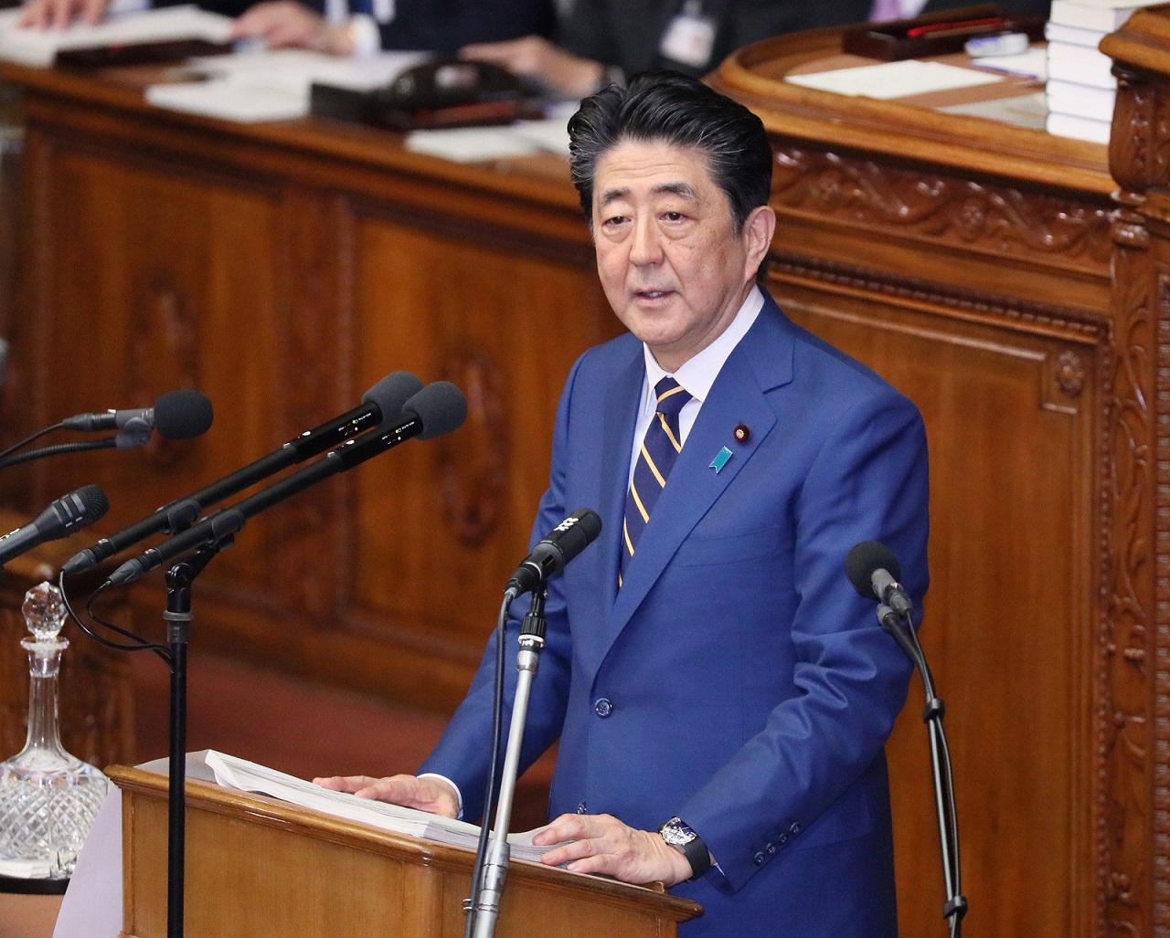 衆議院本会議で施政方針演説を行う安倍総理６