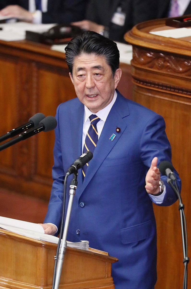 衆議院本会議で施政方針演説を行う安倍総理７