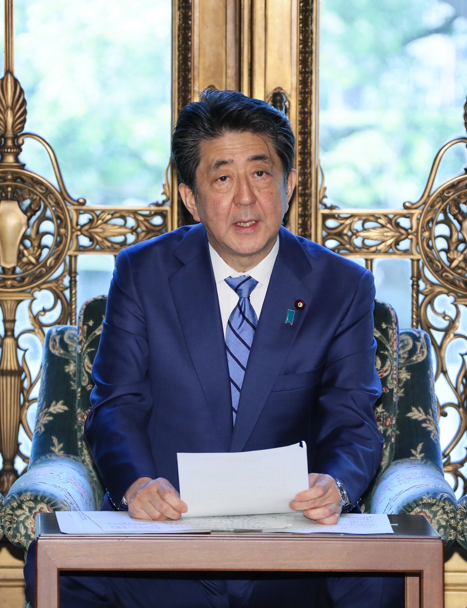 発言する安倍総理２