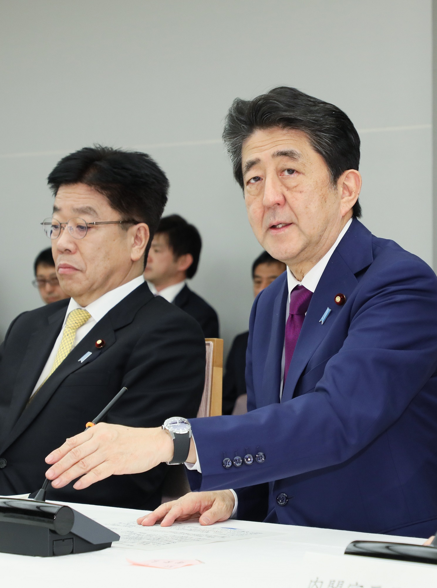 発言する安倍総理２