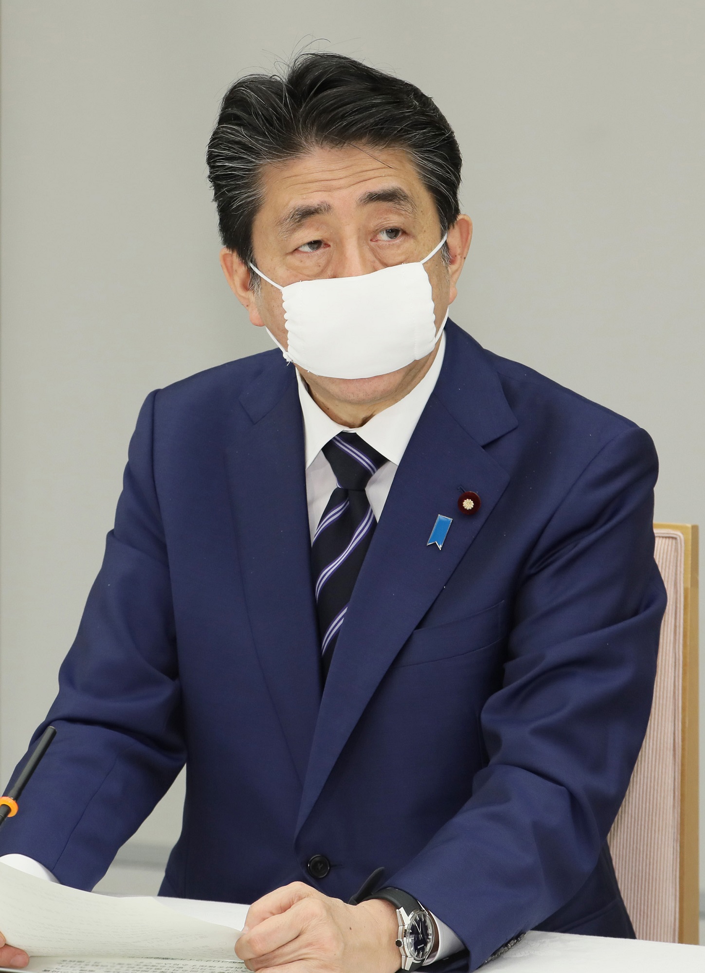 発言する安倍総理２